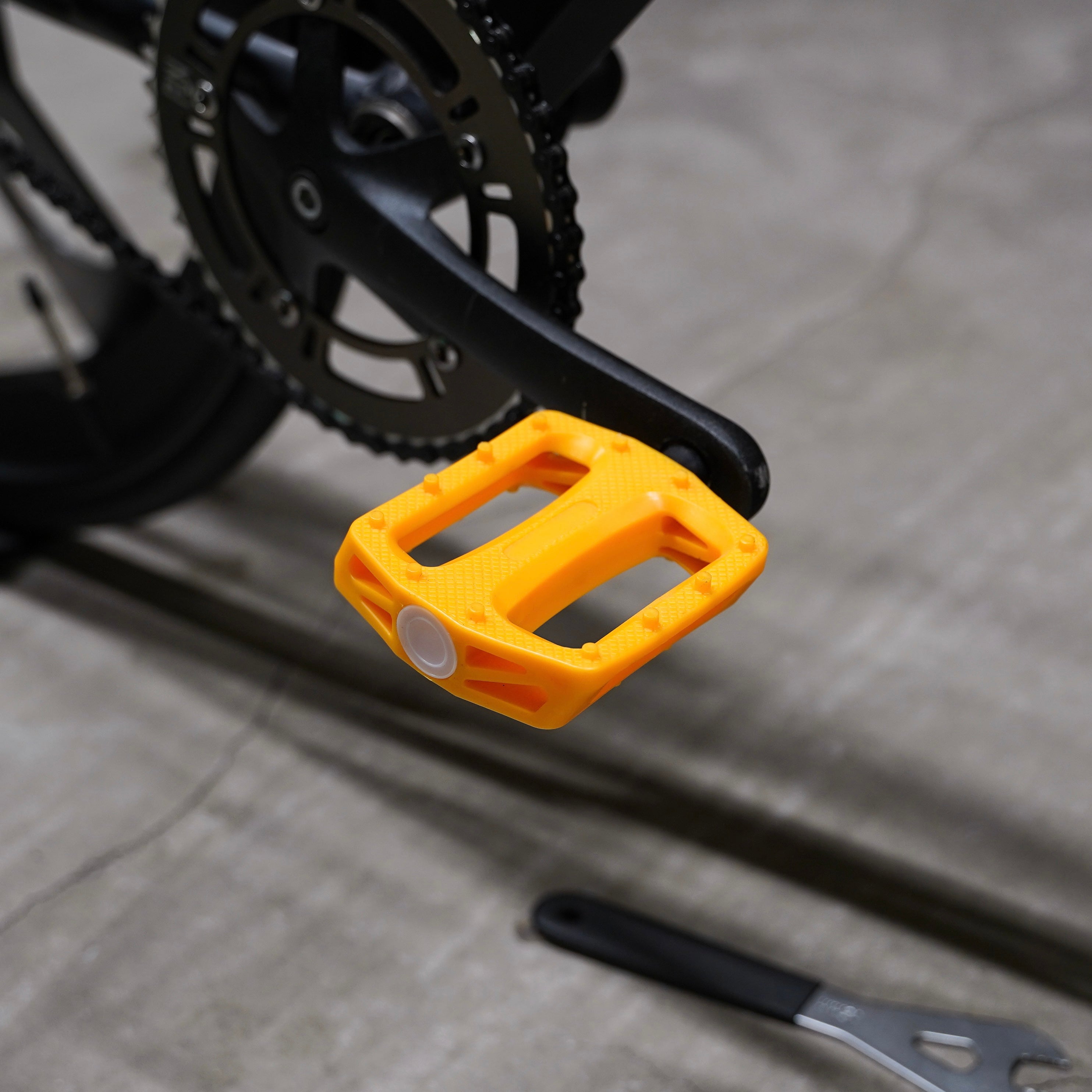 【FUN】CHAMELEON Nylon Pedal -yellow-