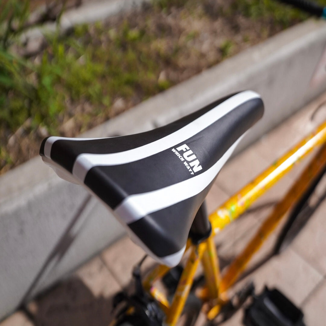 【FUN】STRIPE Saddle