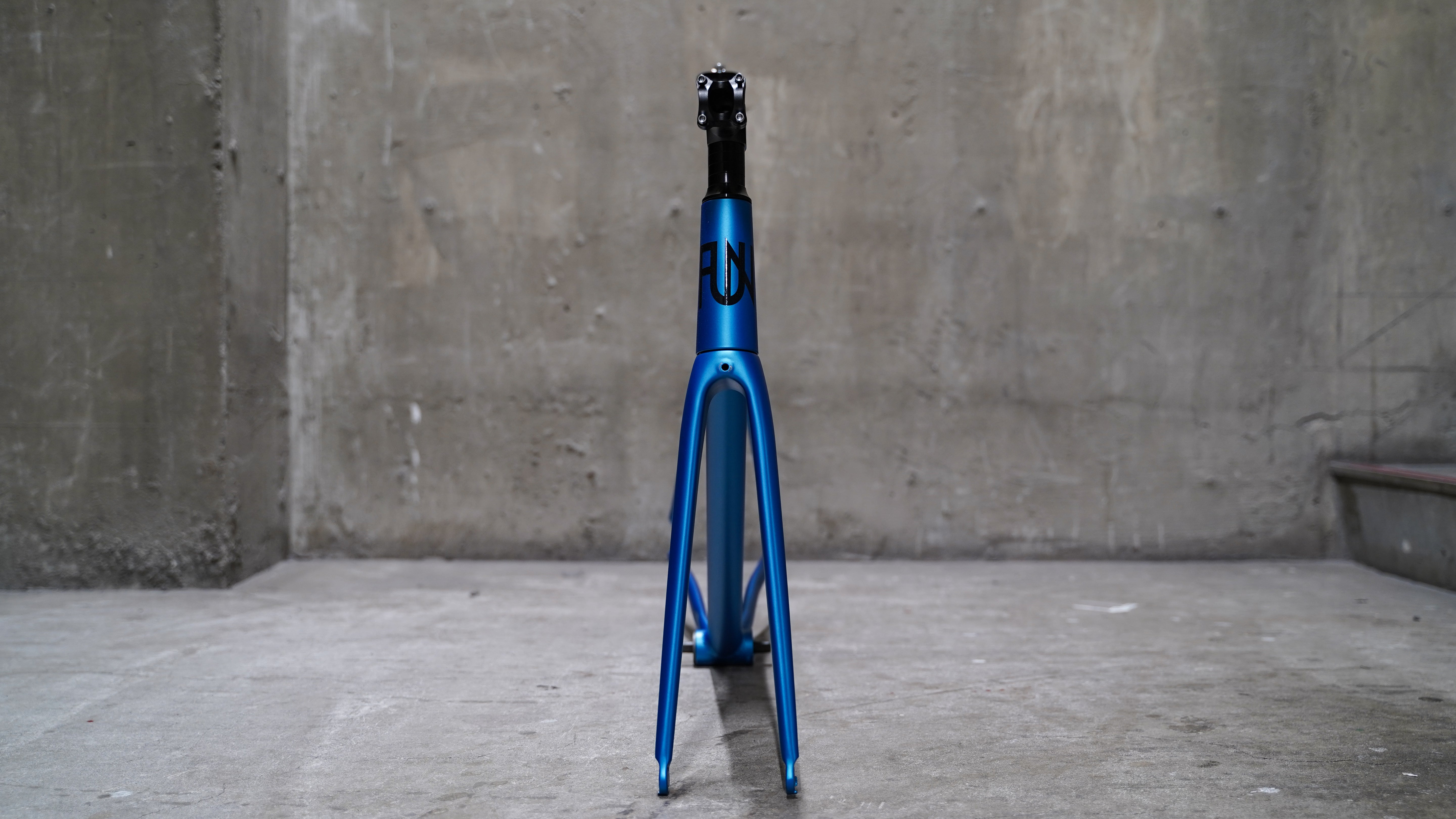 【FUN】AIR SPARK Frame -Mat Blue-