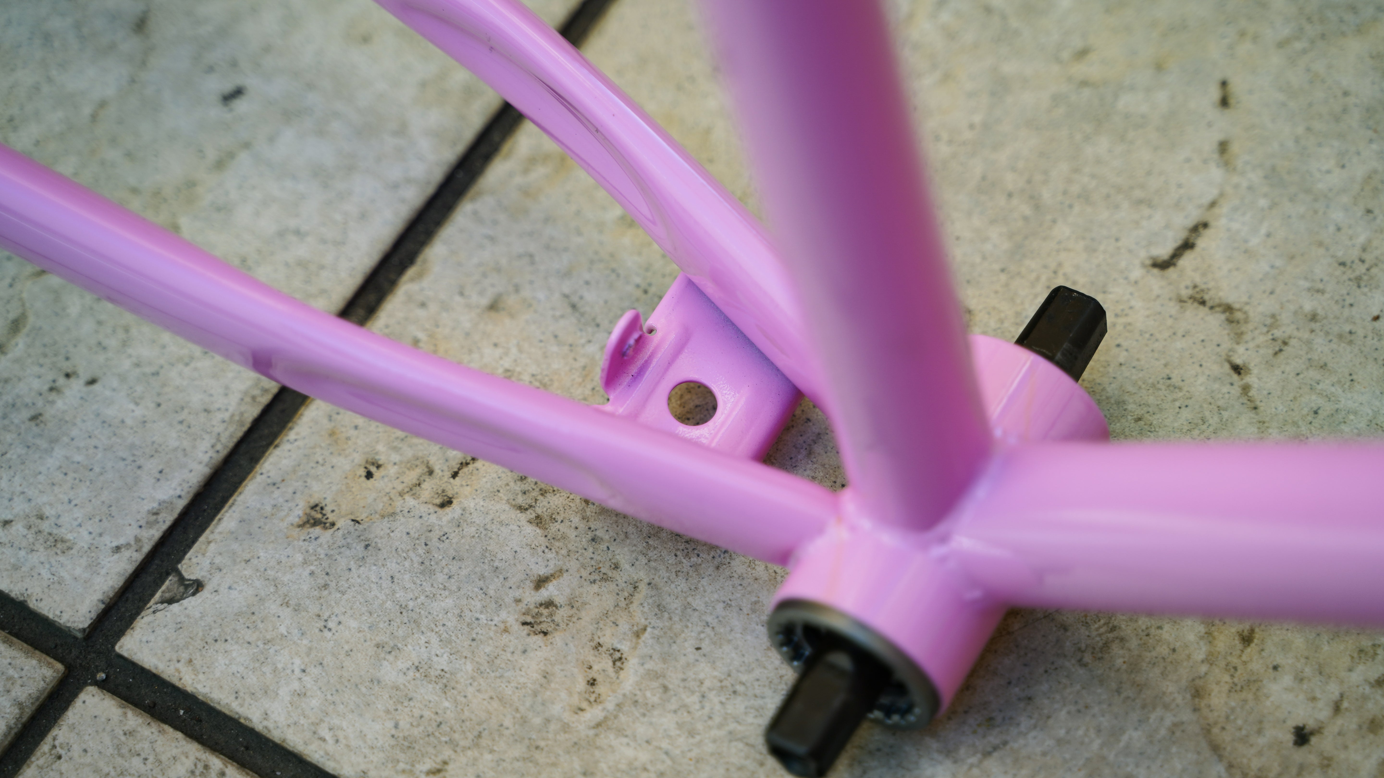 【FUN】ANGUS FLAT Frame -Gloss Pink-