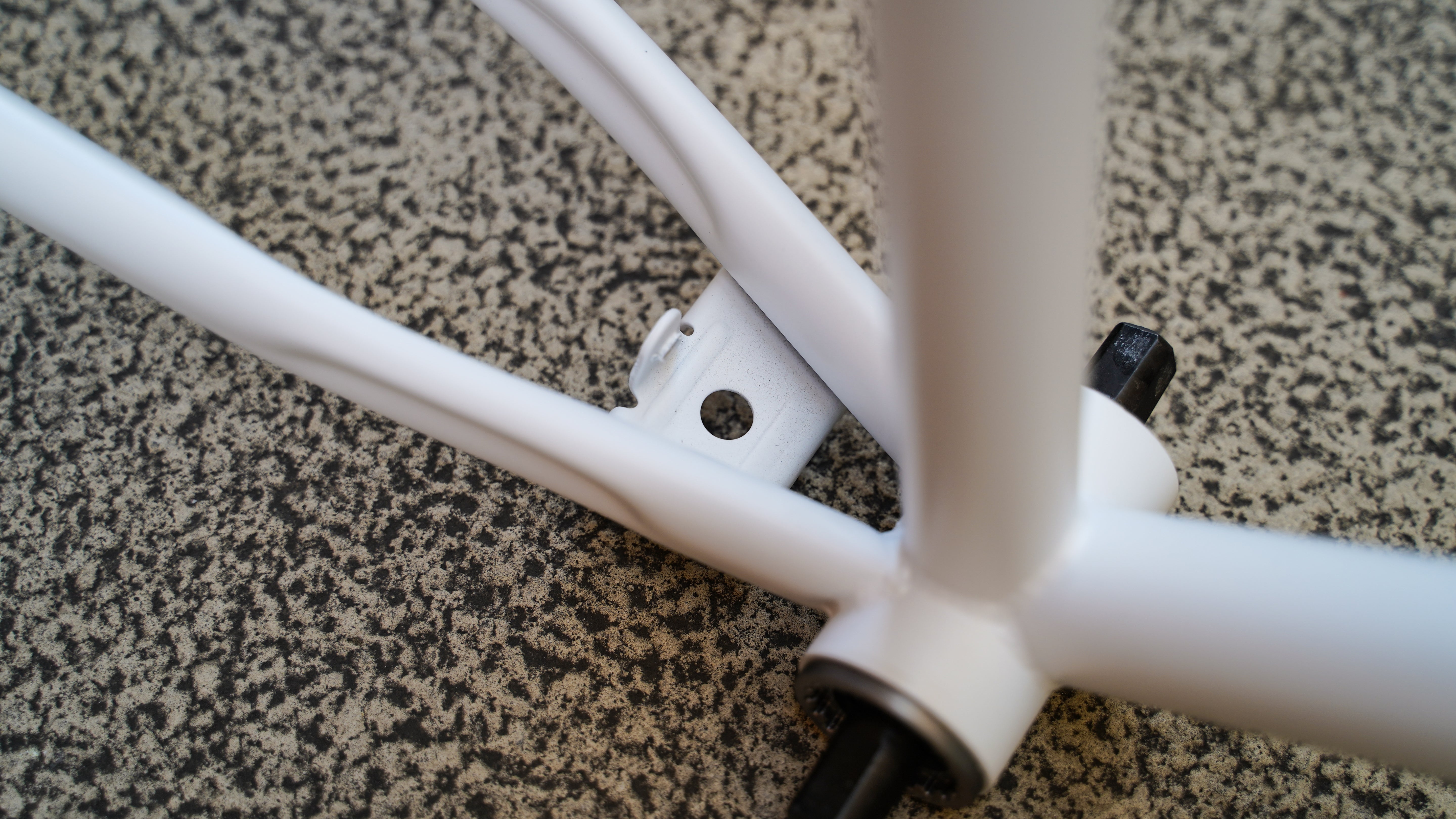 【FUN】ANGUS FLAT Frame -Mat White-