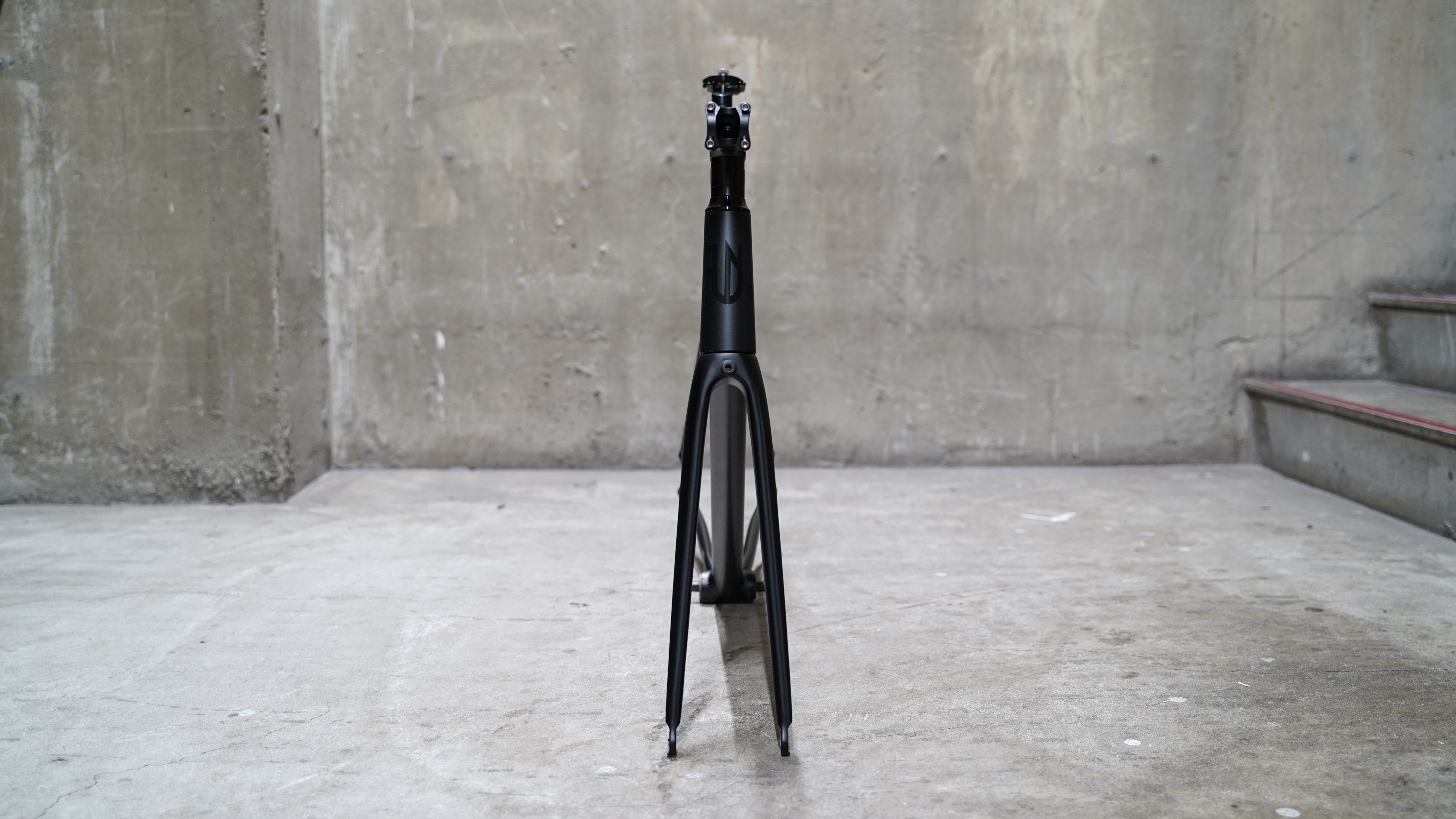 【FUN】AIR SPARK Frame -Mat Black-