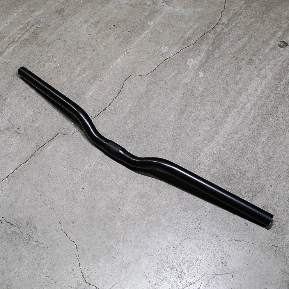 【FUN】MIDDLE WIDE RISER Handle -black-