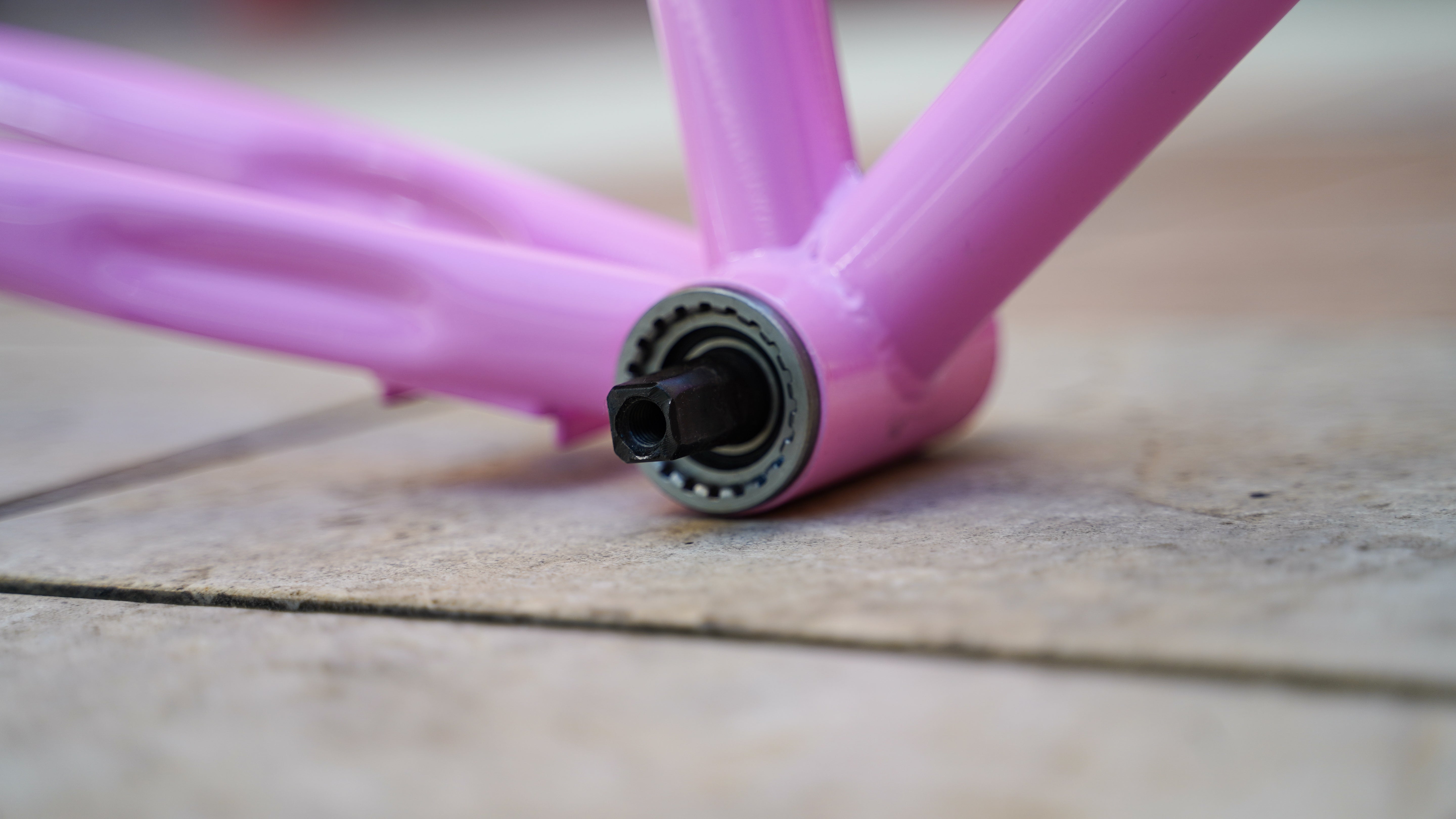 【FUN】ANGUS FLAT Frame -Gloss Pink-