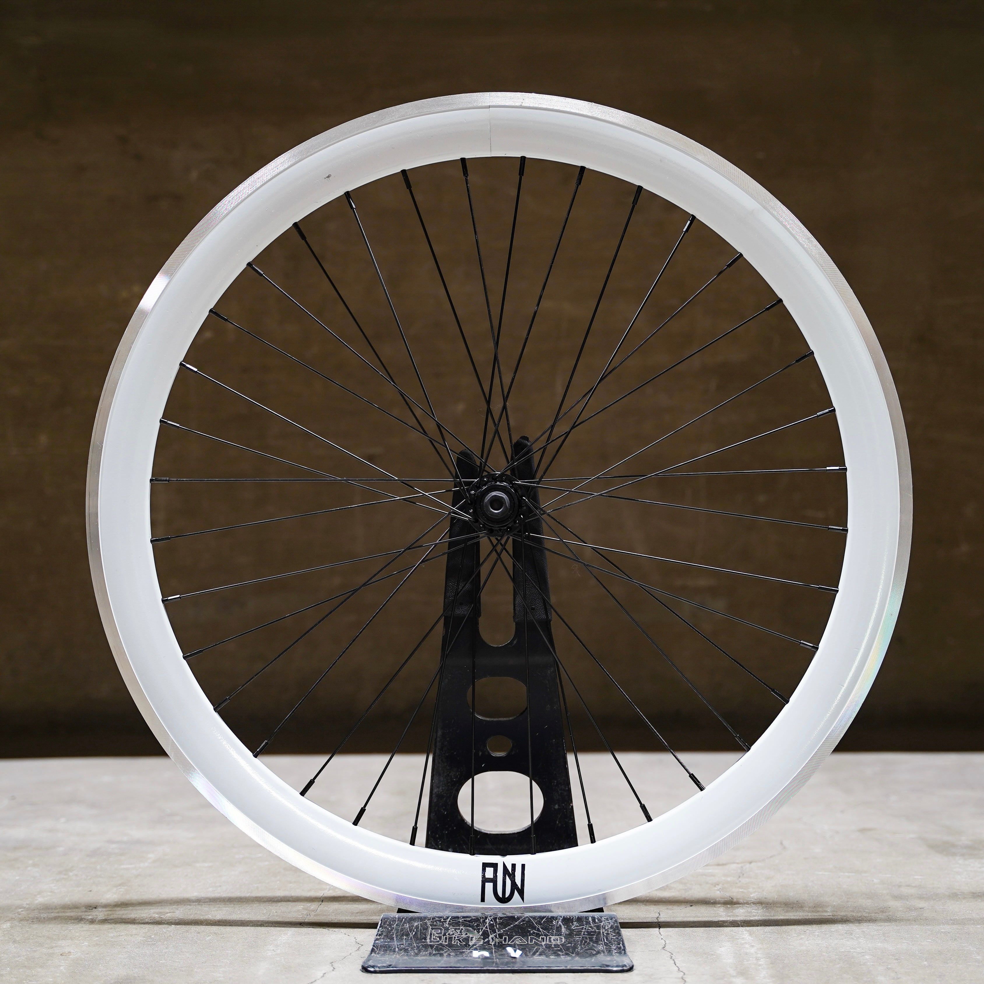 【FUN】CHAMELEON Front Wheel -white-