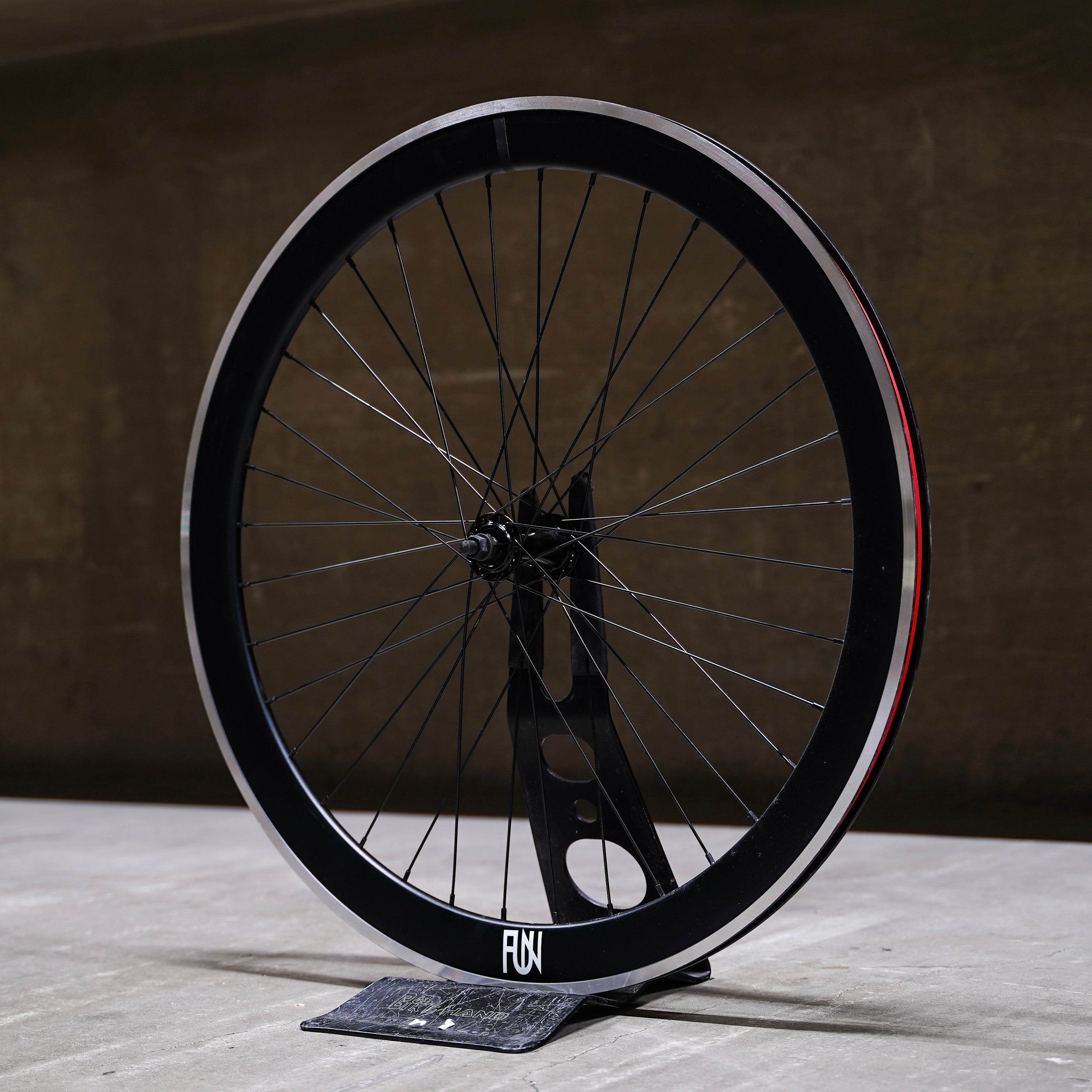 【FUN】CHAMELEON Front Wheel -mat black-