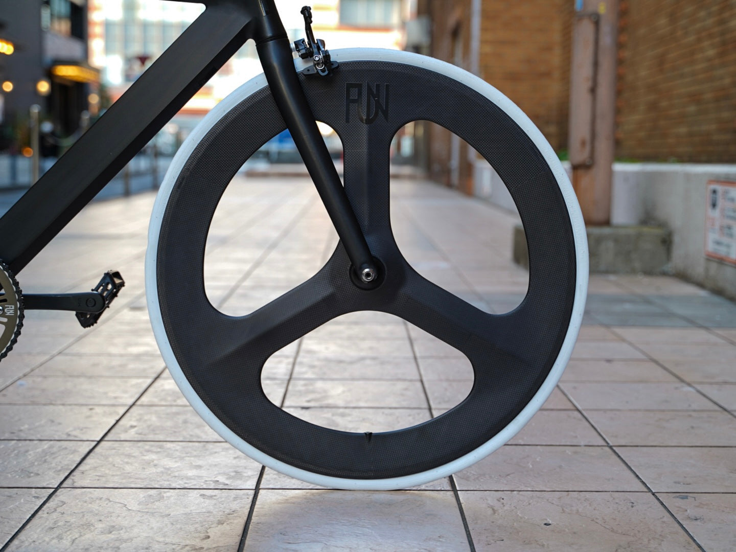 【FUN】COLOR Tire -white-