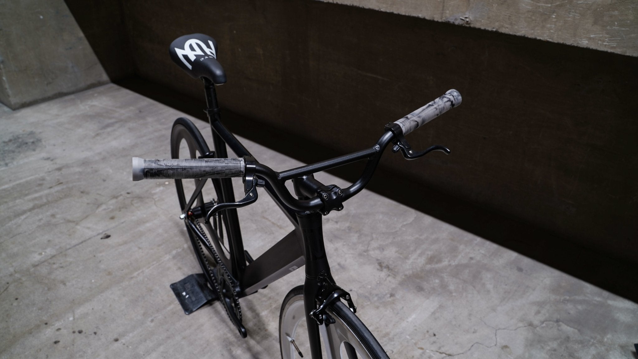【LINKEY】MARBLE Grip - Gray/Black - LINKEY CYCLE【LINKEY】MARBLE Grip - Gray/Black -