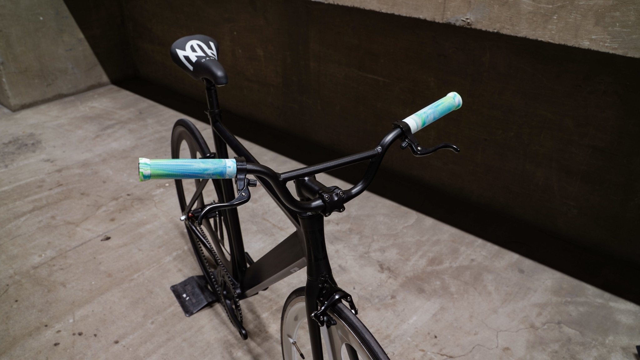 【LINKEY】MARBLE Grip - White/light blue/Green - LINKEY CYCLE【LINKEY】MARBLE Grip - White/light blue/Green -