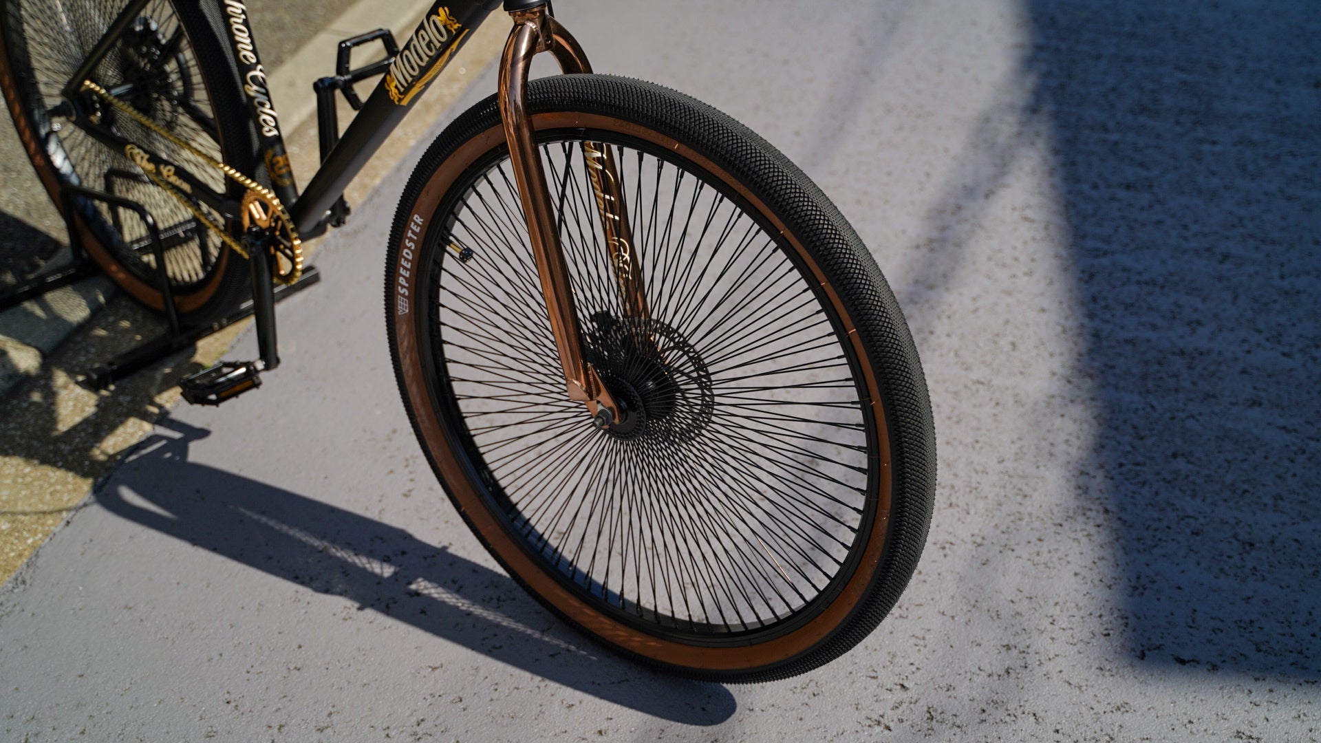 【THRONE】THE GOON Complete Bike - Modelo Gold - LINKEY CYCLE【THRONE】THE GOON Complete Bike - Modelo Gold -