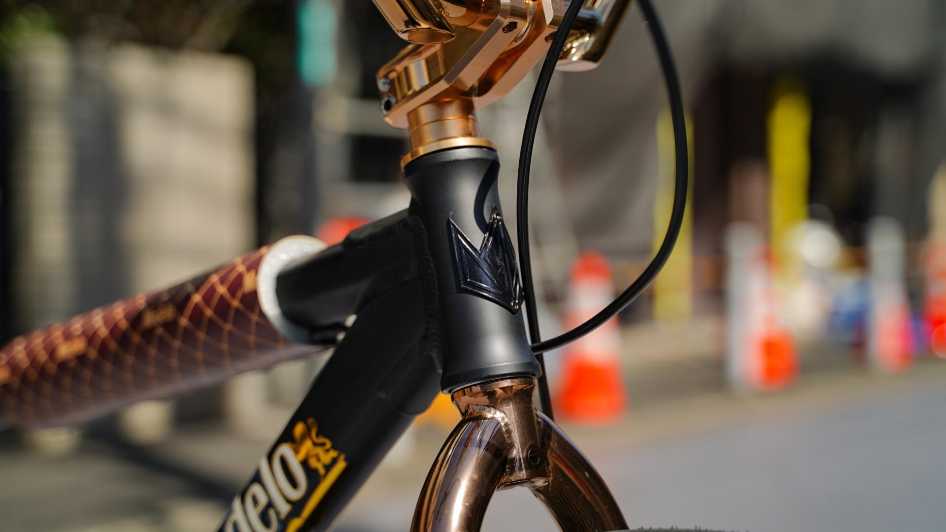 【THRONE】THE GOON Complete Bike - Modelo Gold - LINKEY CYCLE【THRONE】THE GOON Complete Bike - Modelo Gold -