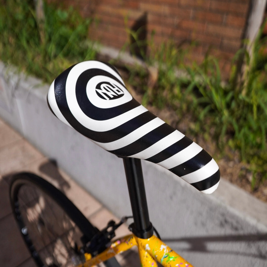 【FUN】EASY MONOGRAPH Saddle