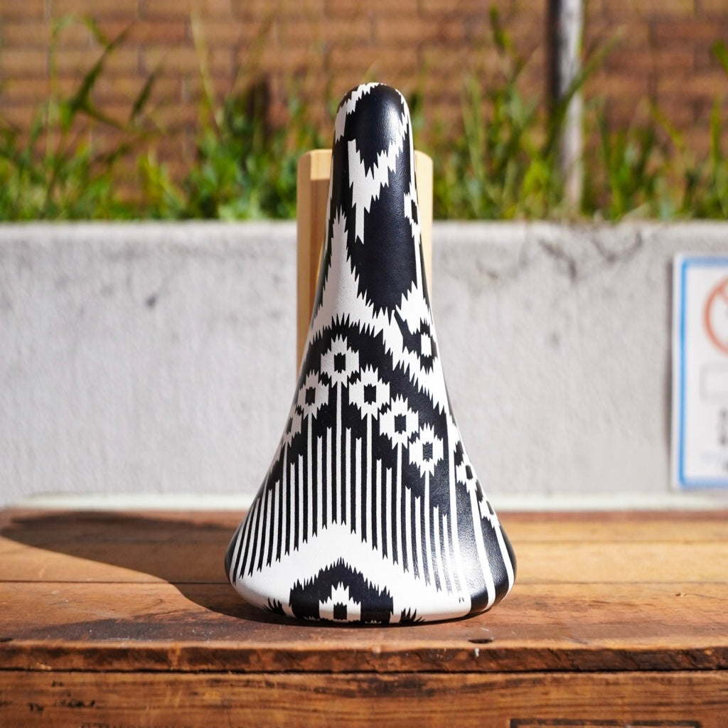 【FUN】ELEANOR Saddle