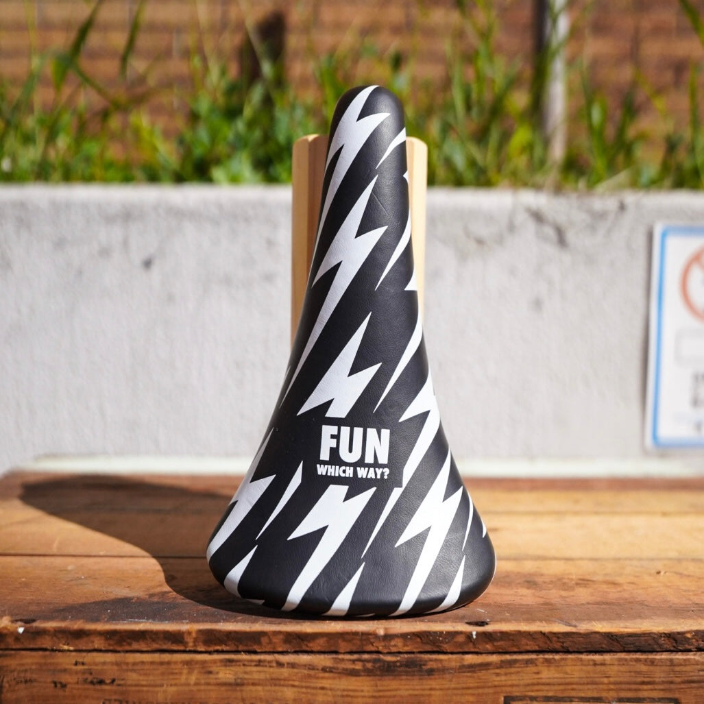 【FUN】SLASH Saddle