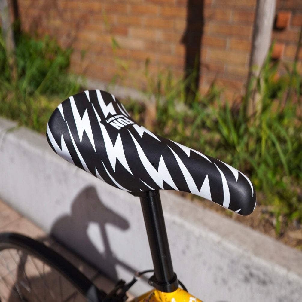 【FUN】SLASH Saddle