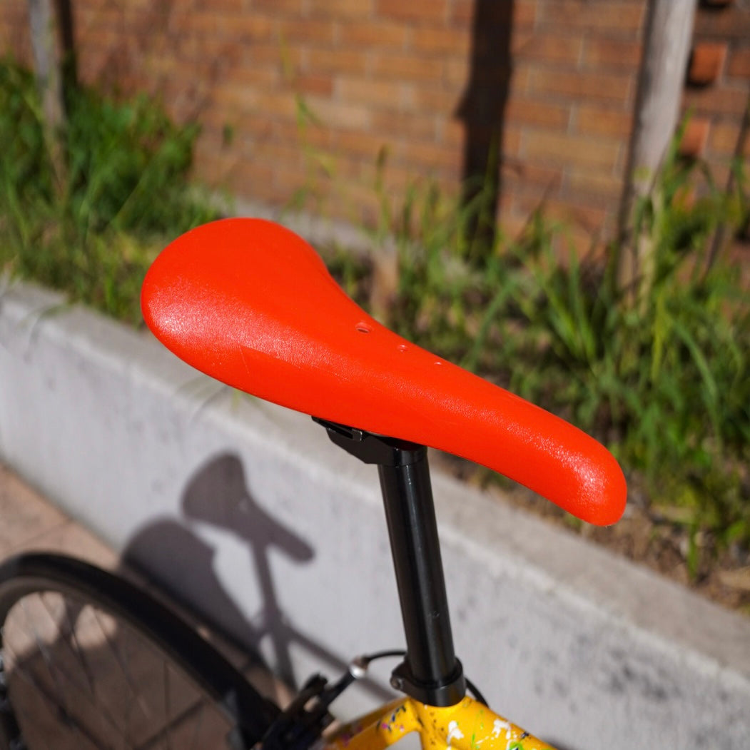 【FUN】CHAMELEON Saddle -red-