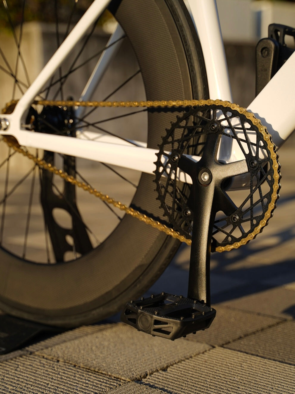 AIR SPARK -White track-