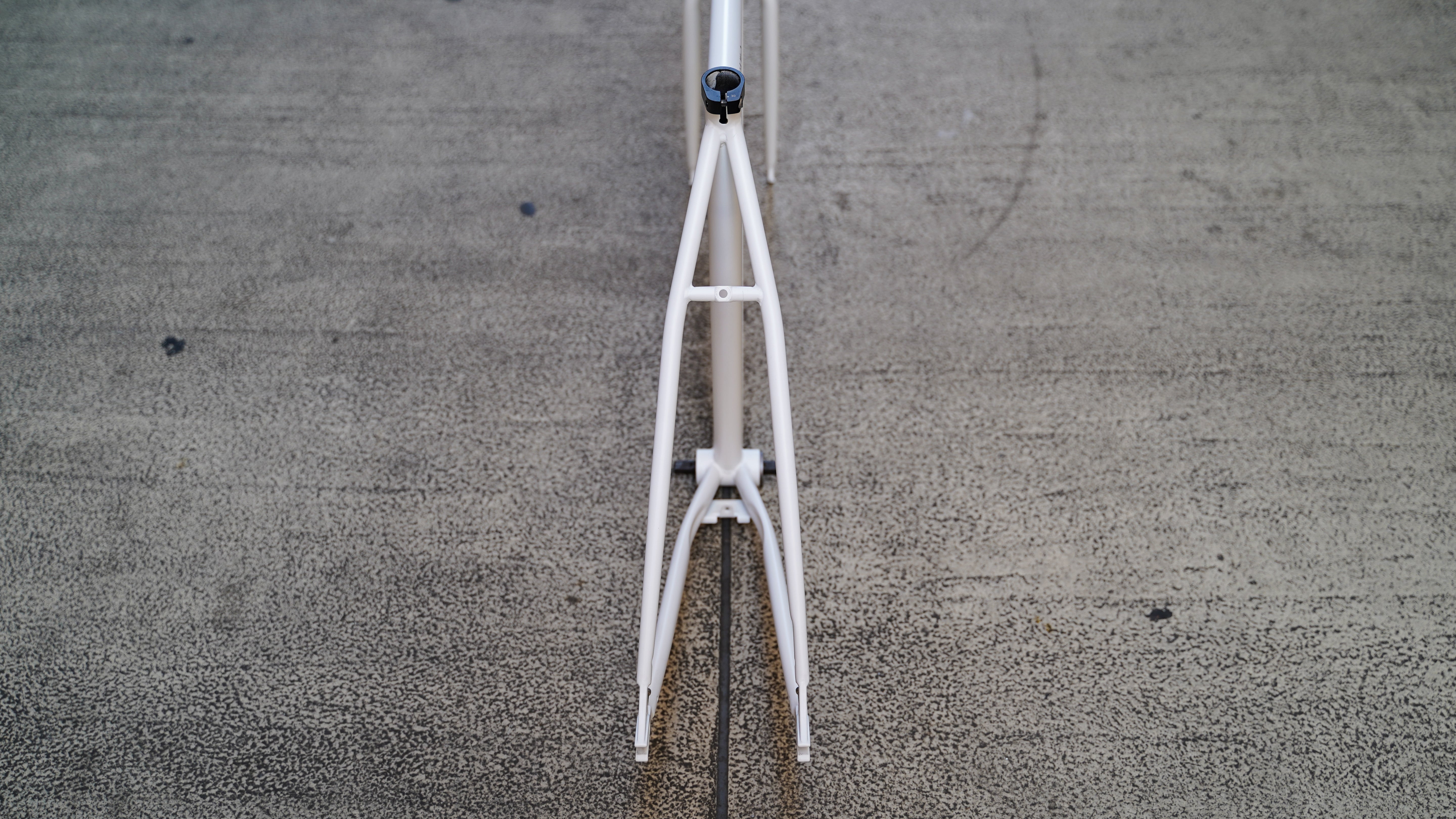 【FUN】ANGUS FLAT Frame -Mat White-