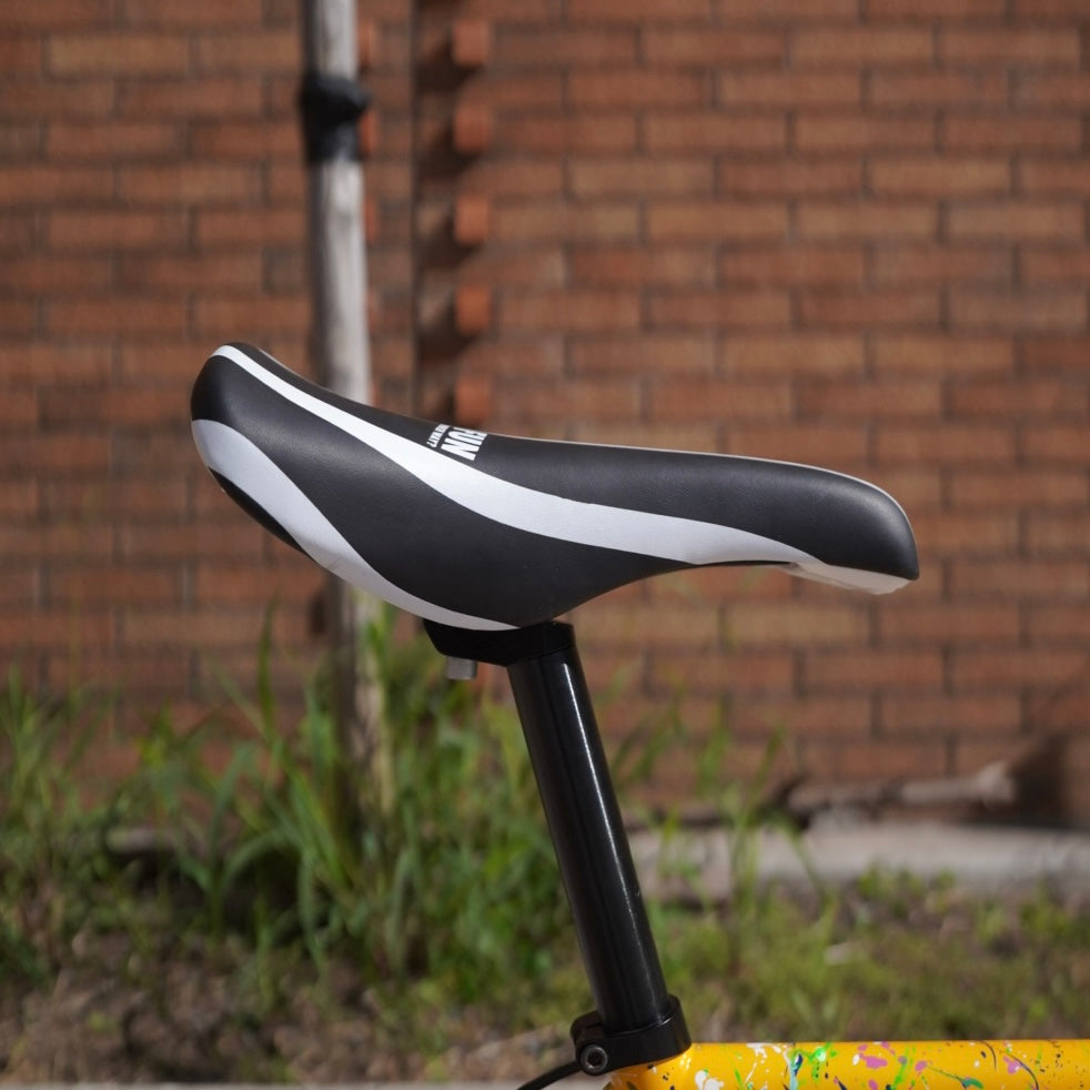 【FUN】STRIPE Saddle