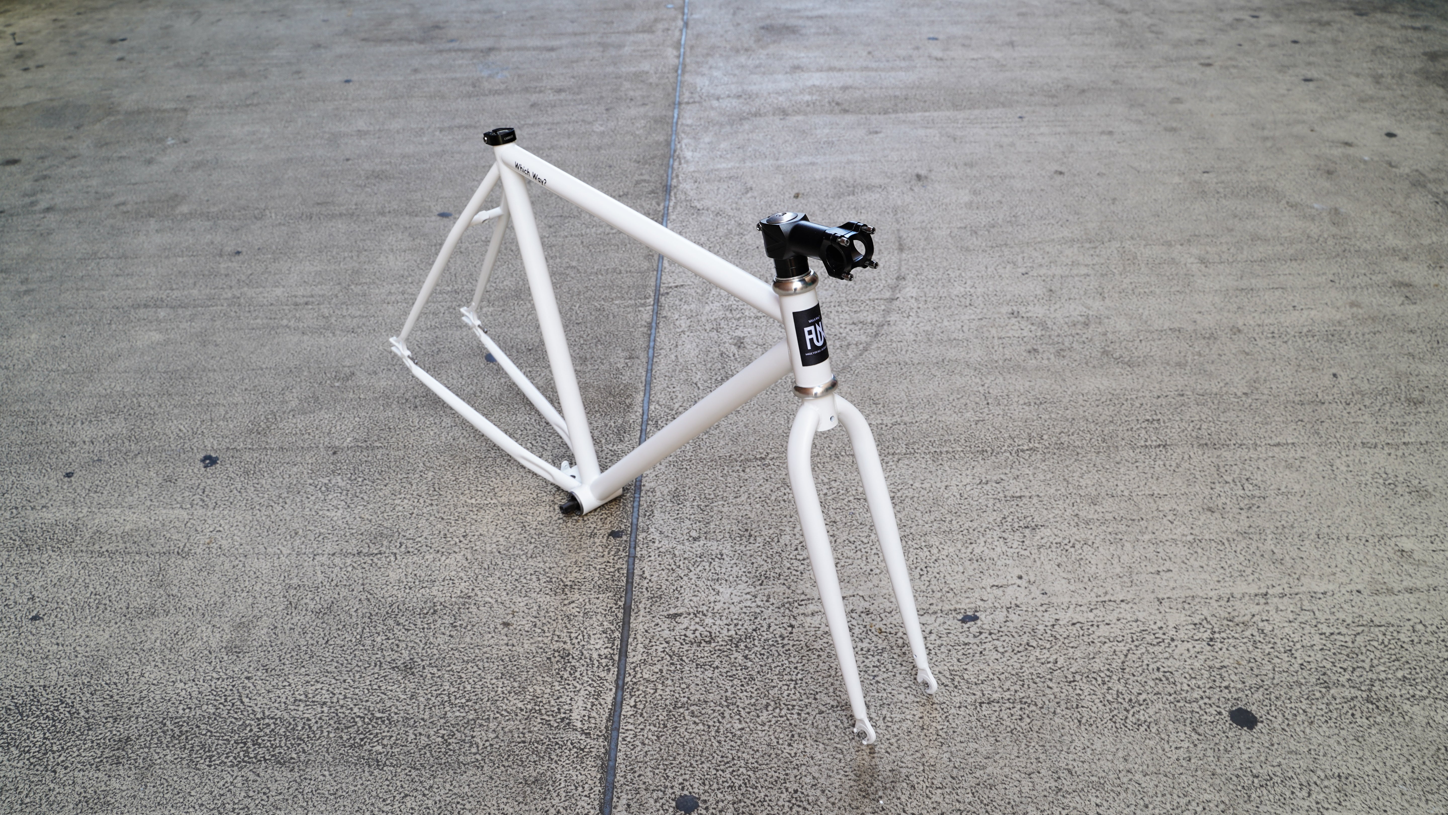 【FUN】ANGUS FLAT Frame -Mat White-