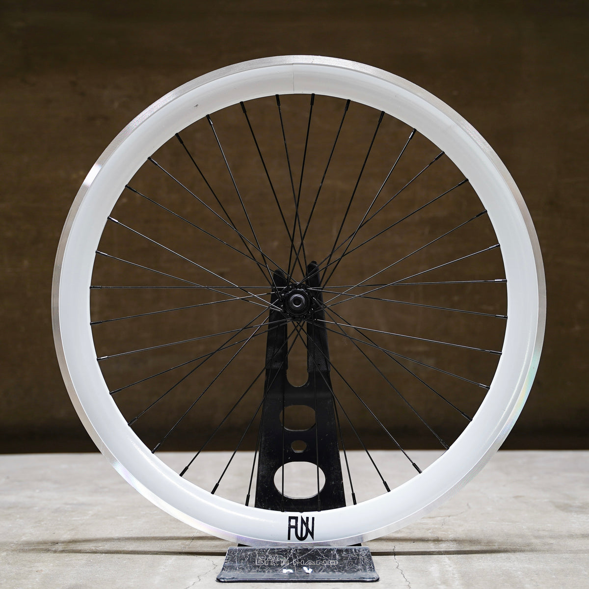 【FUN】CHAMELEON Front Wheel -white-