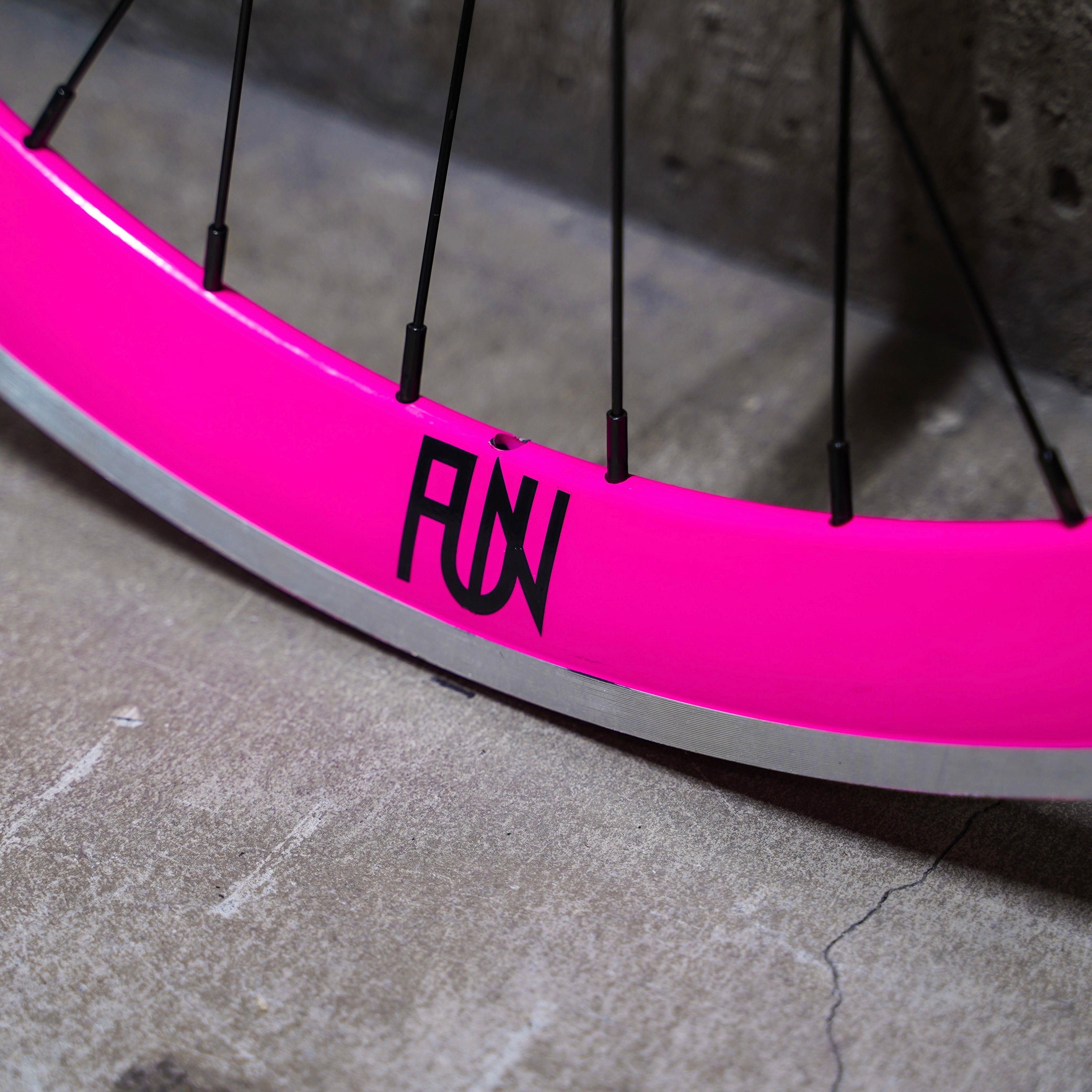 【FUN】CHAMELEON Front Wheel -pink-