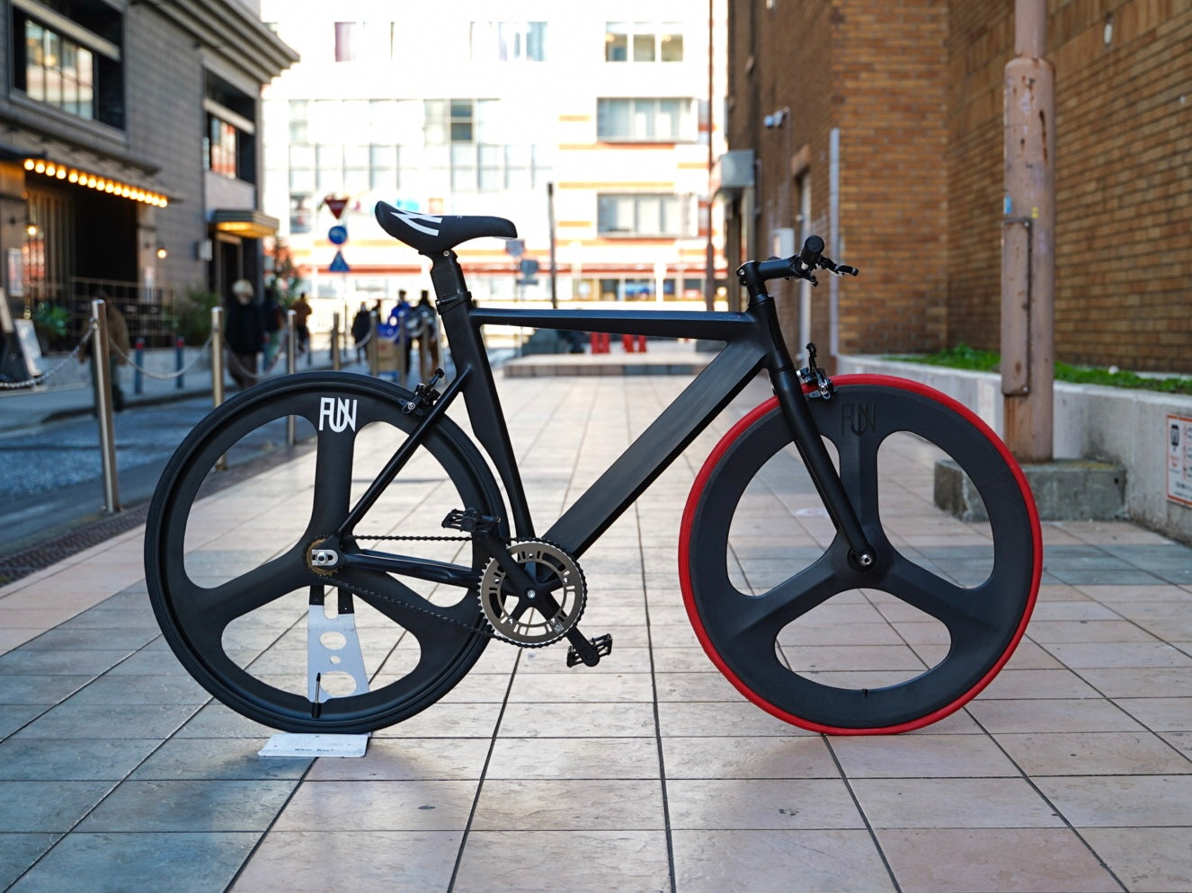 【FUN】COLOR Tire -red-