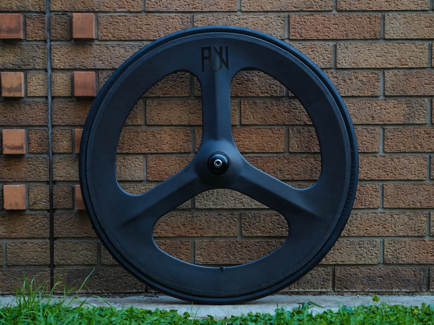 【FUN】COLOR Tire -black-