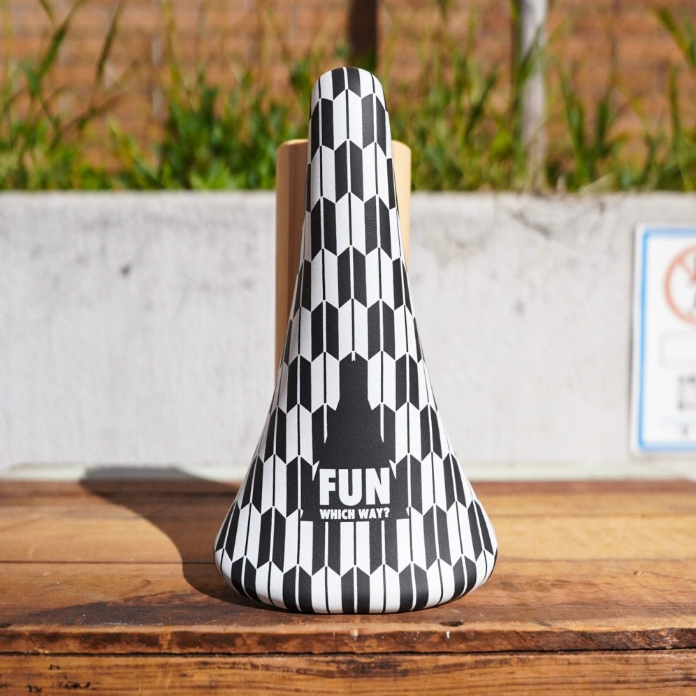 【FUN】矢絣 Saddle