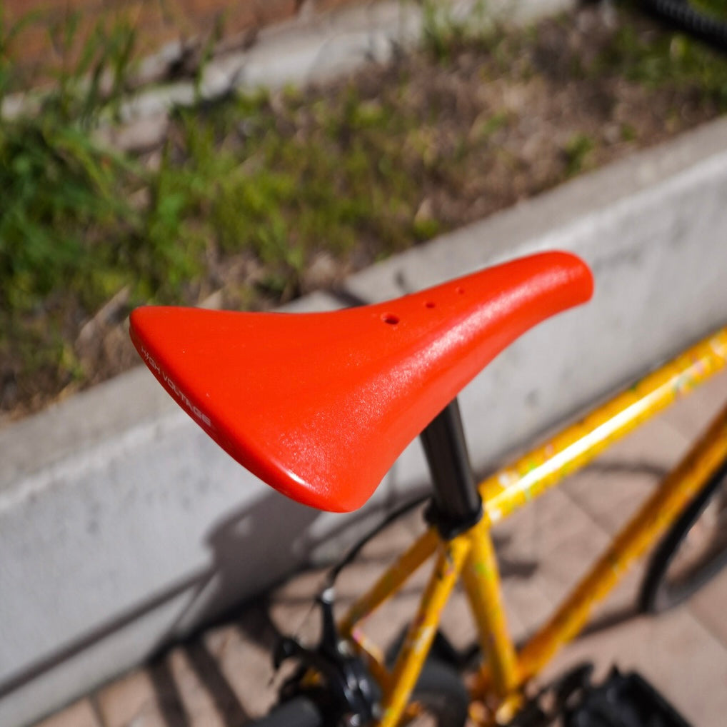 【FUN】CHAMELEON Saddle -red-