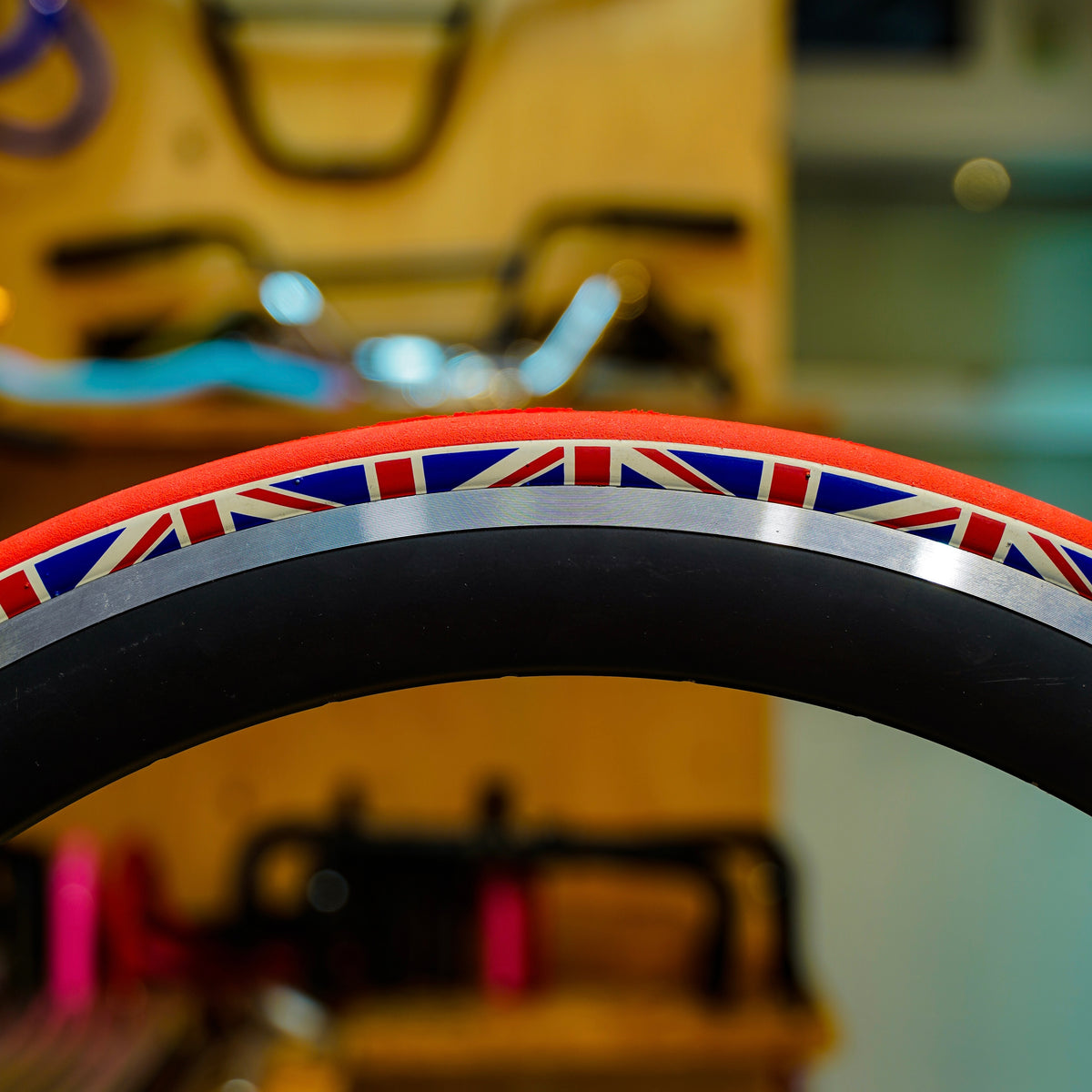 【INNOVA】PATRIOT TIRE 700×23C -UK-