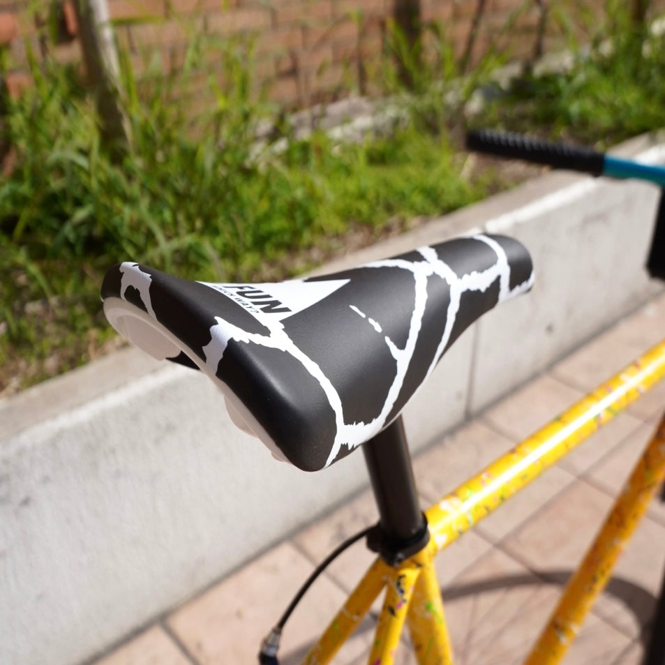 【FUN】GIRAFFE Saddle