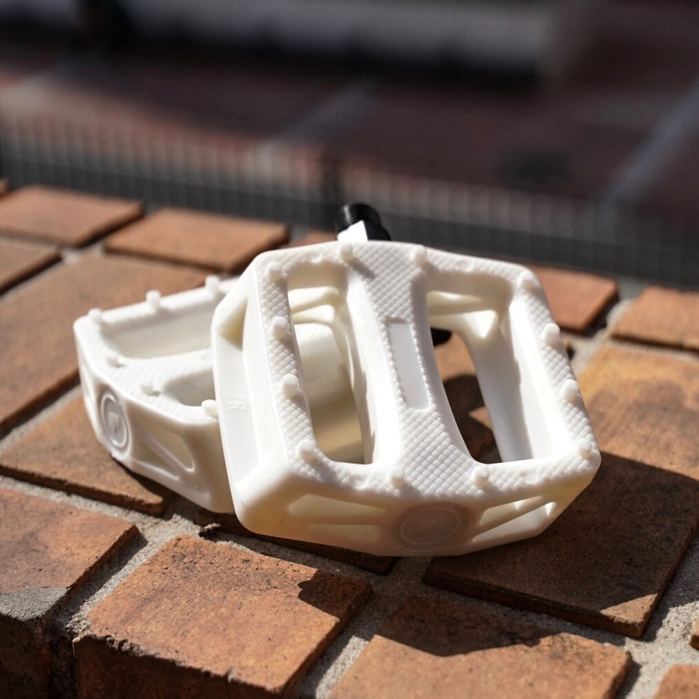 CHAMELEON NYION PEDAL 【White】 - LINKEY CYCLECHAMELEON NYION PEDAL 【White】