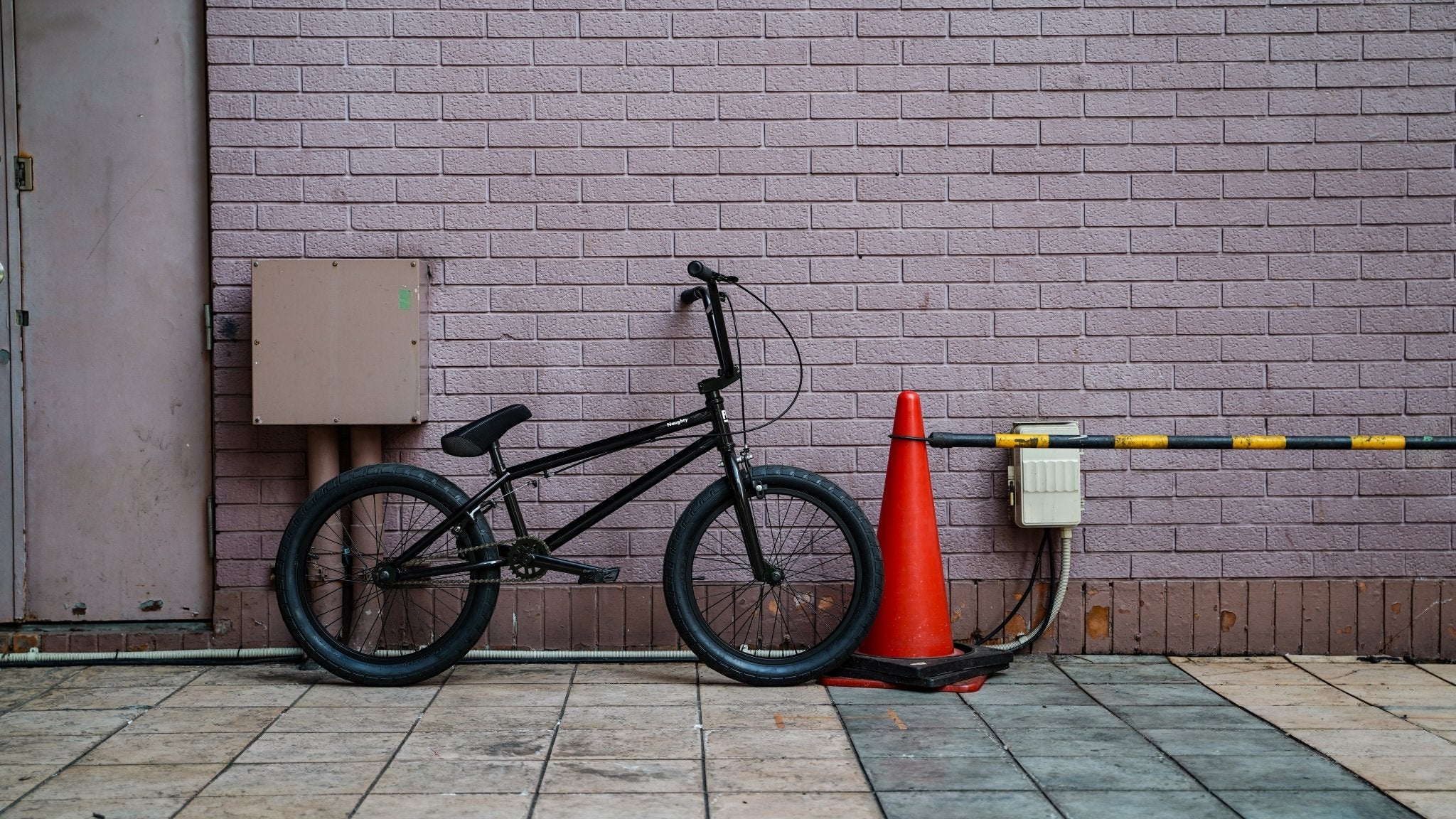 【FUN】BMX20 NAUGHTY Complete Bike -black - LINKEY CYCLE【FUN】BMX20 NAUGHTY Complete Bike -black-