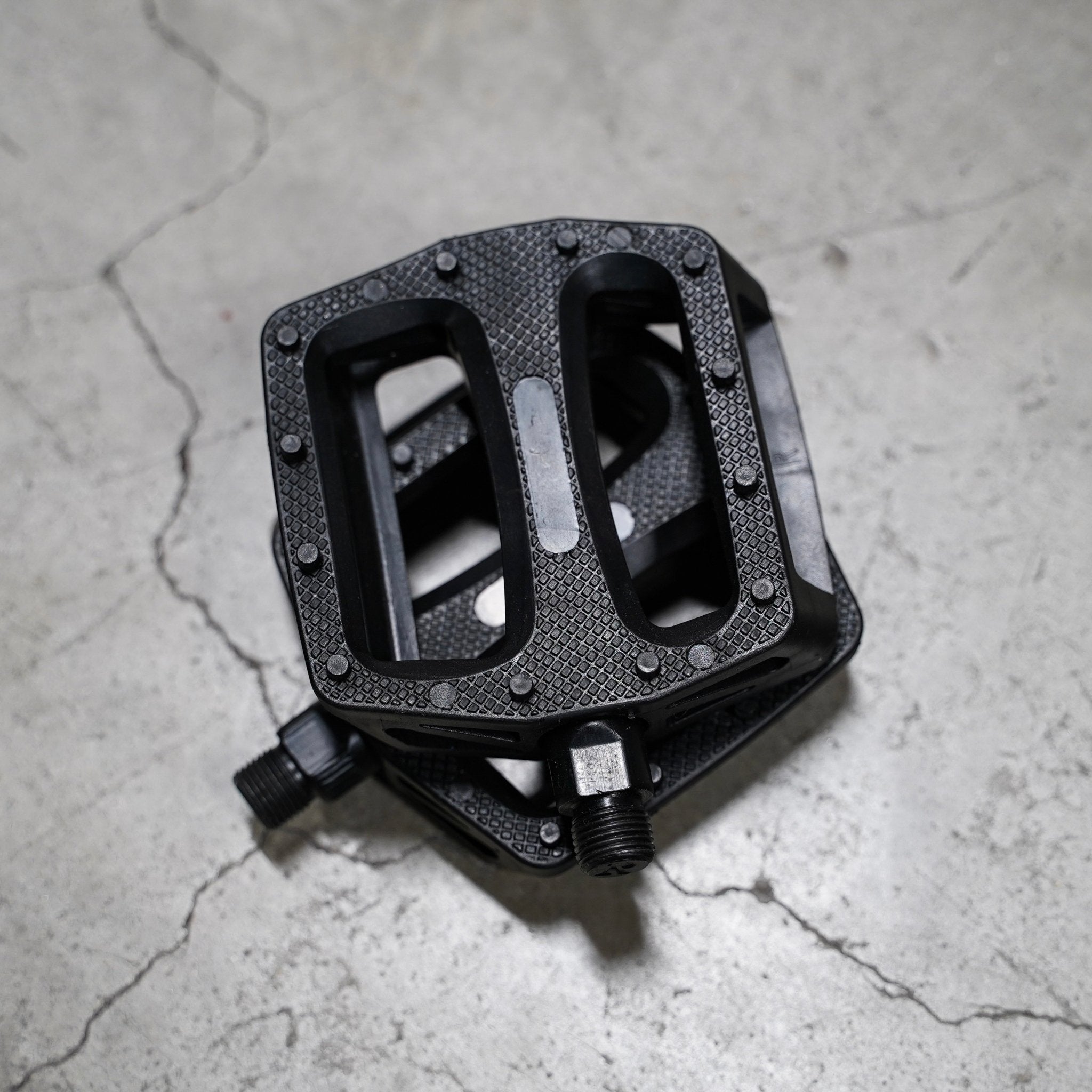 【FUN】CHAMELEON Nylon Pedal - black - LINKEY CYCLE【FUN】CHAMELEON Nylon Pedal - black -