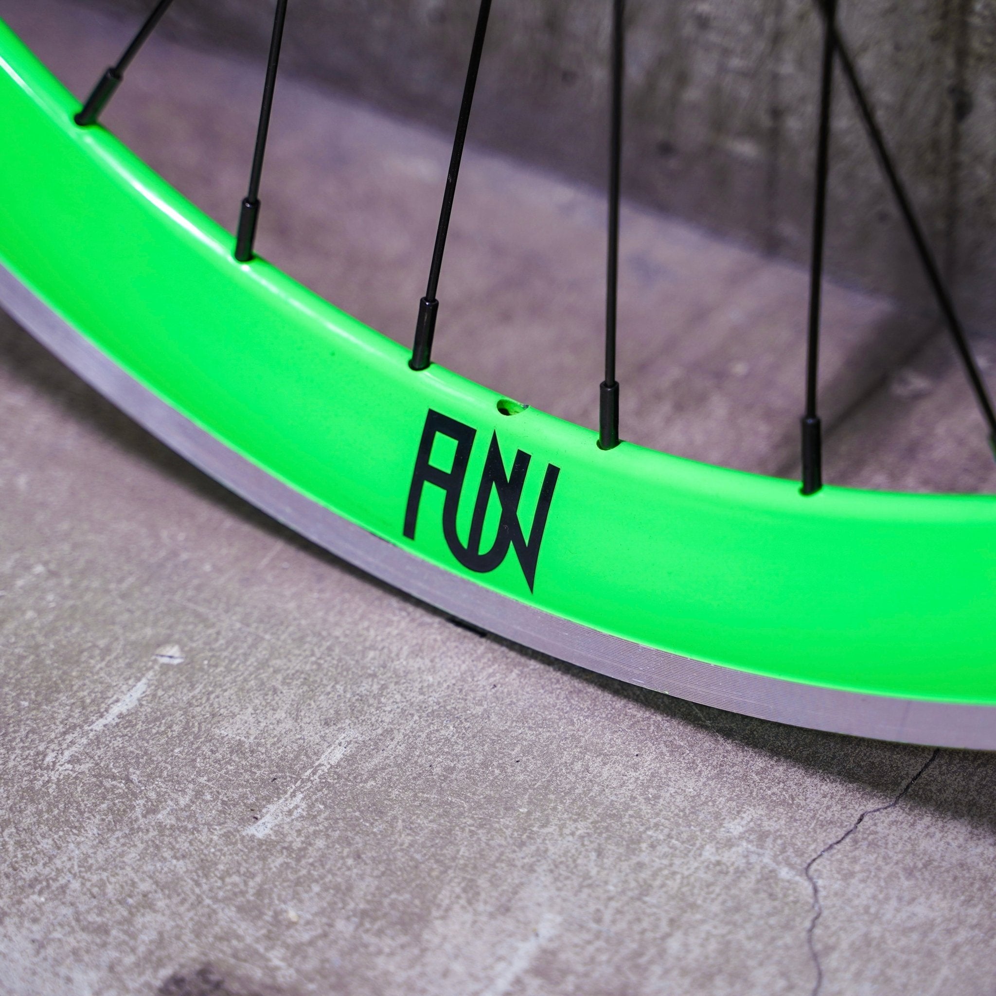 【FUN】CHAMELEON Rear Wheel - green - LINKEY CYCLE【FUN】CHAMELEON Rear Wheel - green -