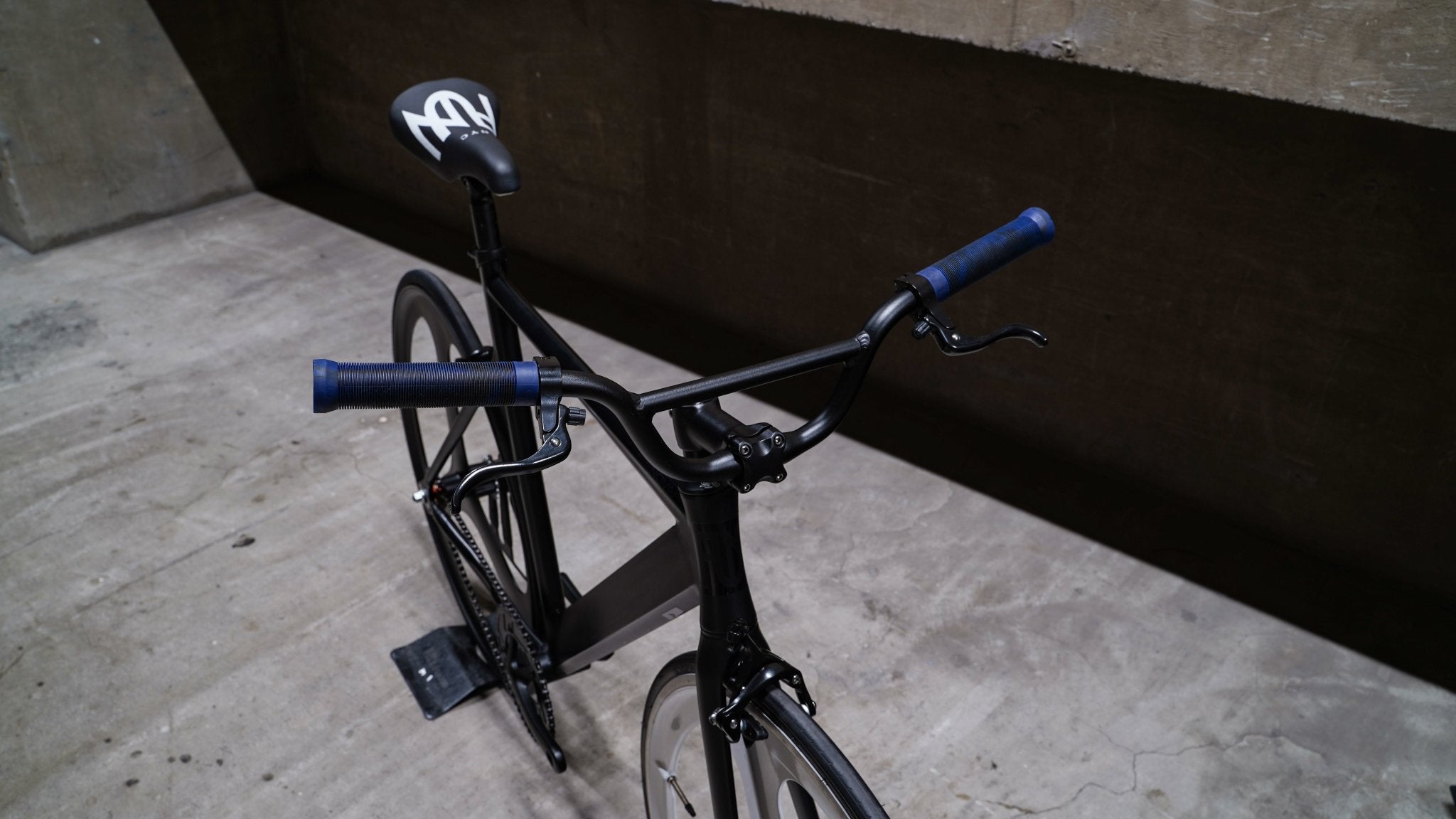 【LINKEY】MARBLE Grip - Navy/Black - LINKEY CYCLE【LINKEY】MARBLE Grip - Navy/Black -