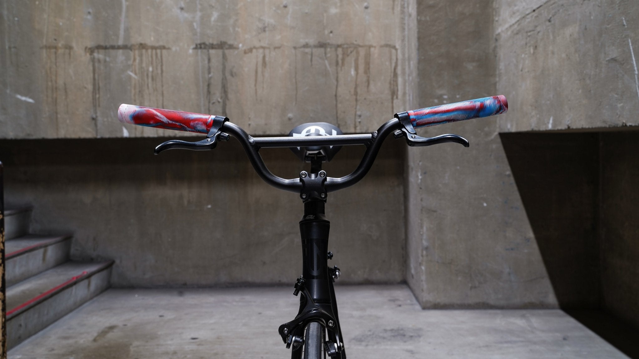 【LINKEY】MARBLE Grip - White/Red/Light blue - LINKEY CYCLE【LINKEY】MARBLE Grip - White/Red/Light blue -