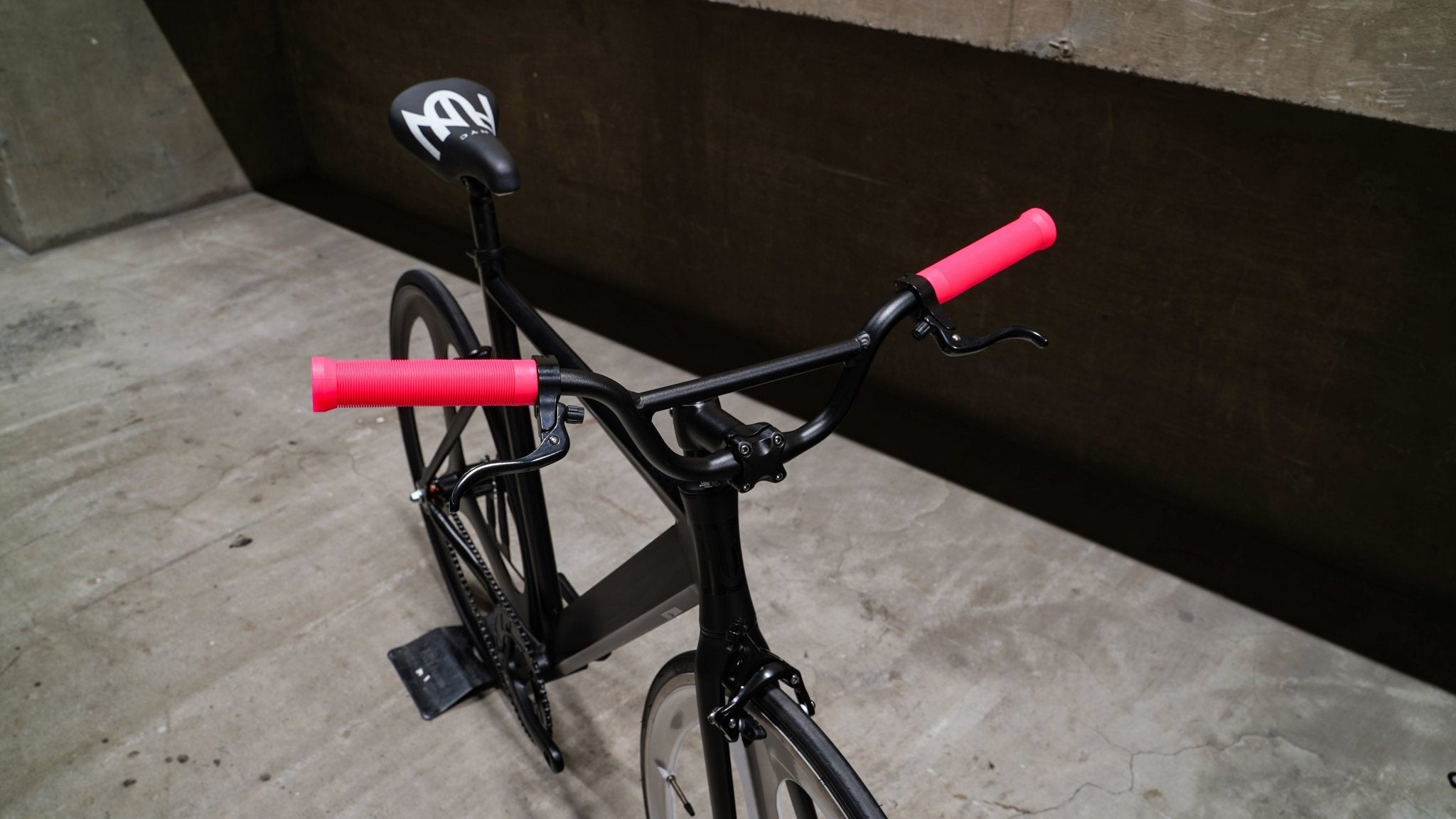 【LINKEY】SPIRAL Grip - light pink - LINKEY CYCLE【LINKEY】SPIRAL Grip - light pink -