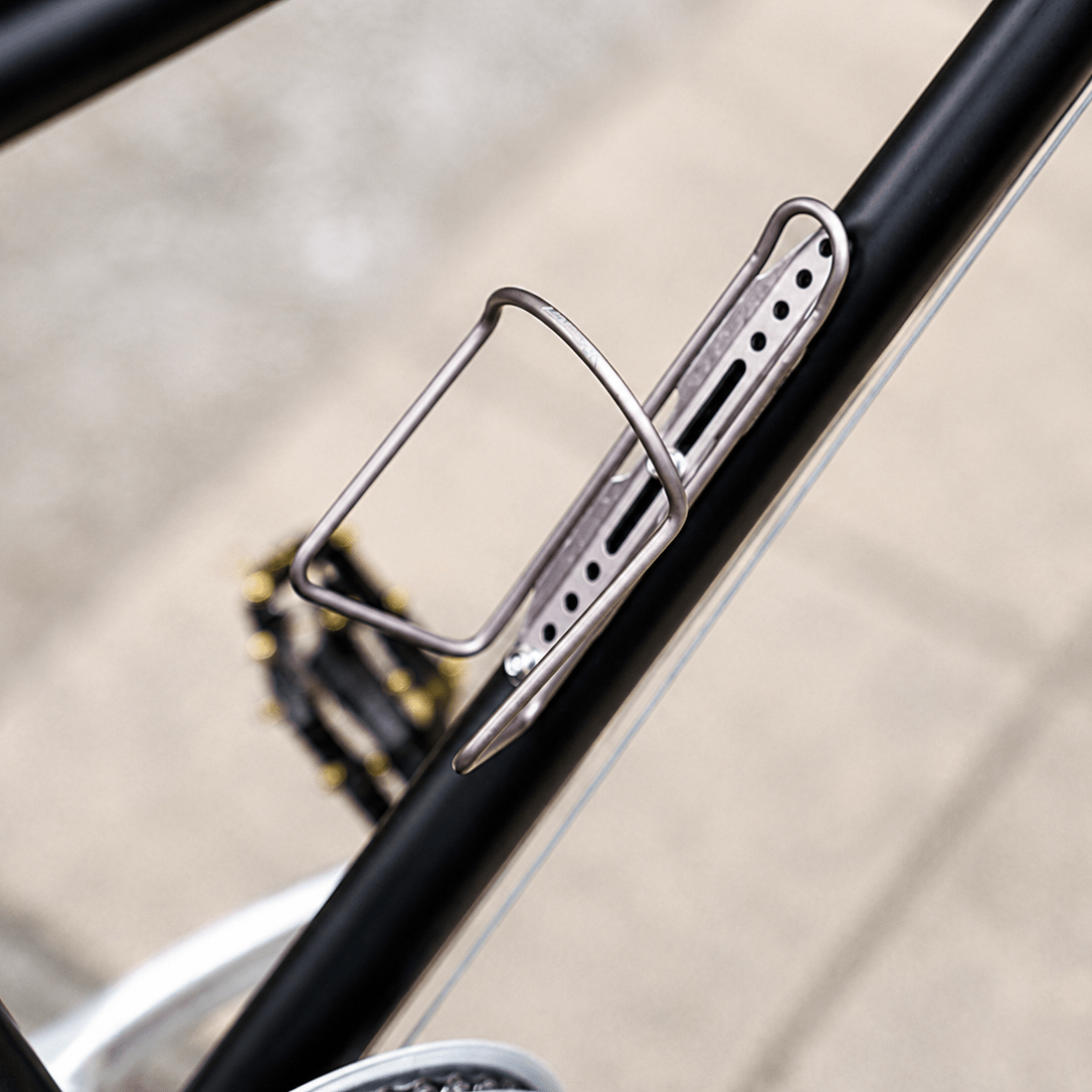 【MINOURA】SLIDE MOUNT Bottle Cage -Titanium - LINKEY CYCLE【MINOURA】SLIDE MOUNT Bottle Cage -Titanium-