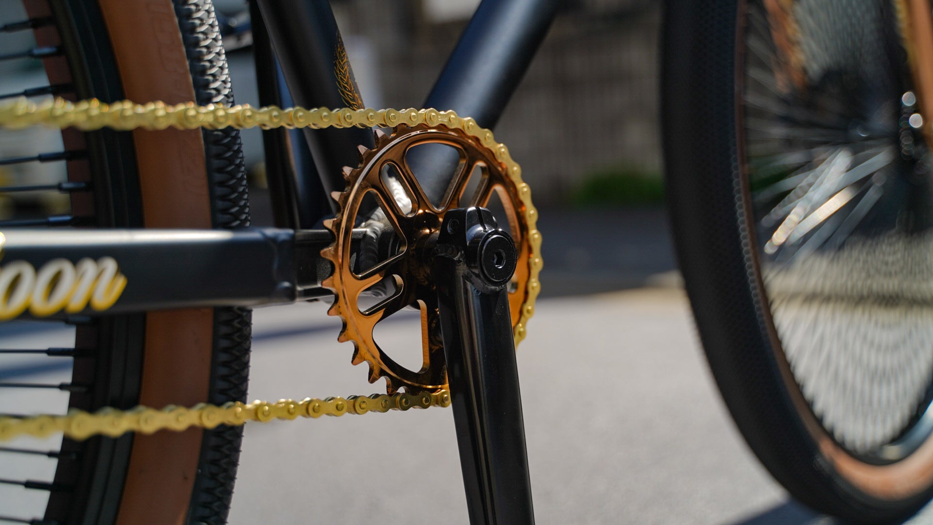 【THRONE】THE GOON Complete Bike - Modelo Gold - LINKEY CYCLE【THRONE】THE GOON Complete Bike - Modelo Gold - 