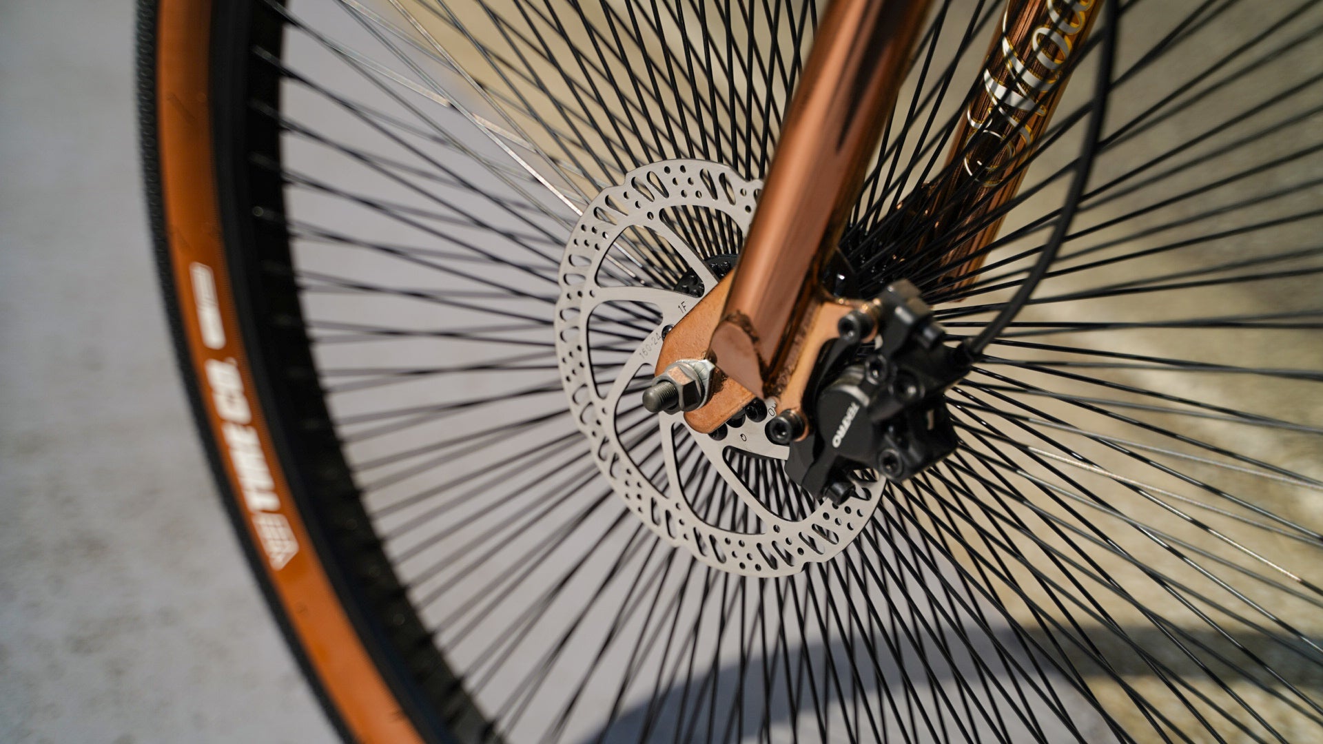 【THRONE】THE GOON Complete Bike - Modelo Gold - LINKEY CYCLE【THRONE】THE GOON Complete Bike - Modelo Gold - 