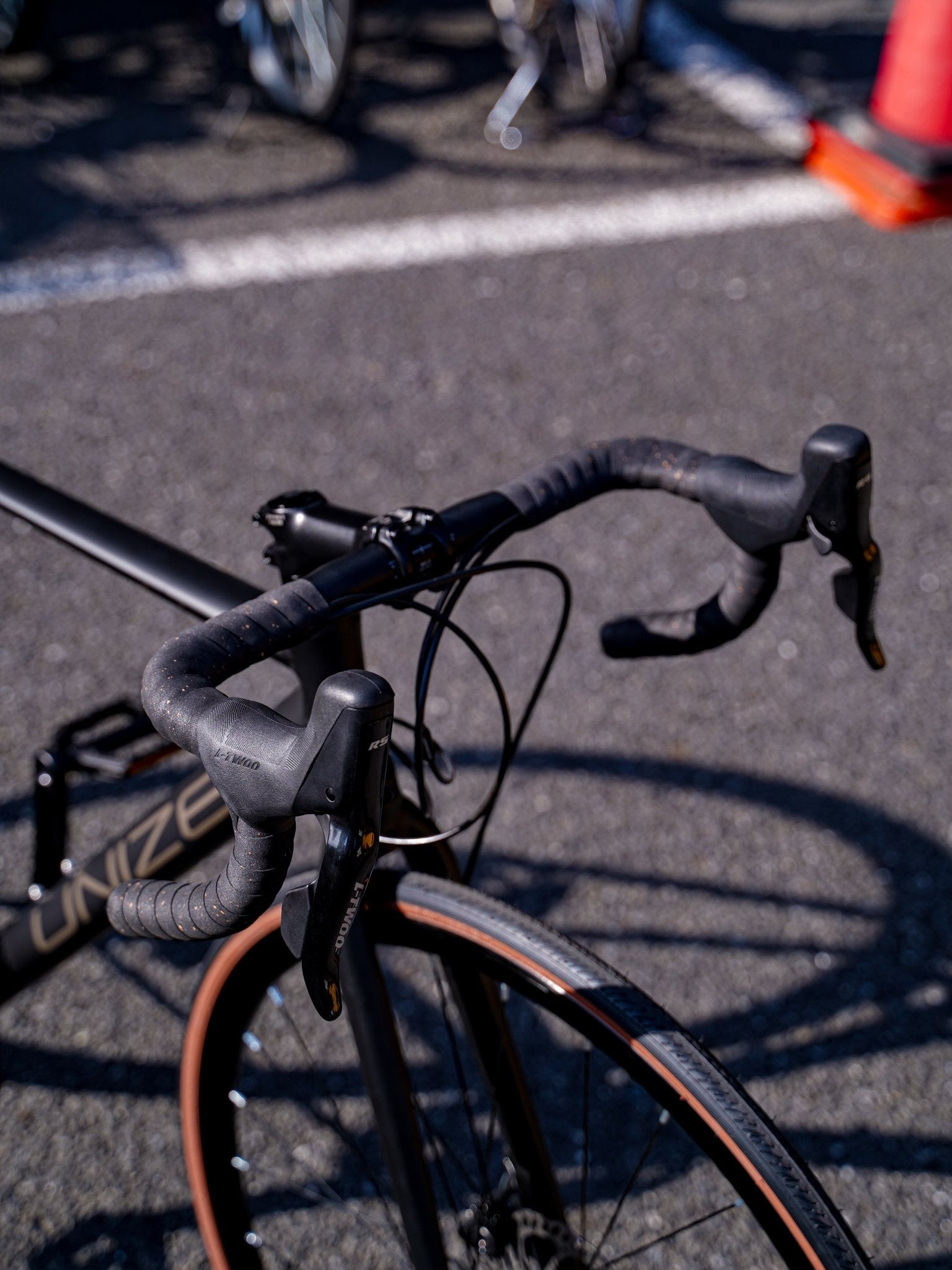 【UNIZE】AVIS 520 Custom Complete Bike -Black - LINKEY CYCLE【UNIZE】AVIS 520 Custom Complete Bike -Black-